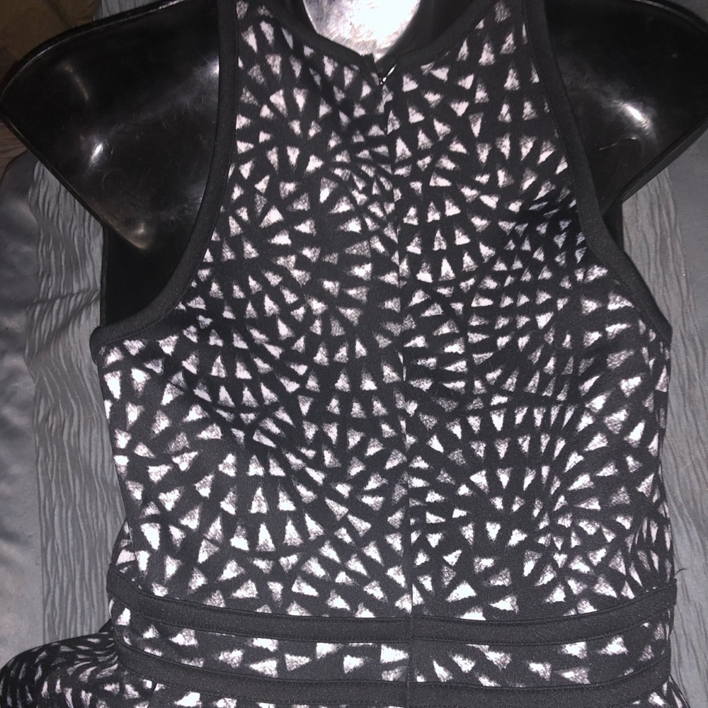Massimo Cute cocktail dress hidden zipper stretchy material womens size Med